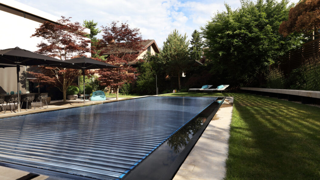 Pool Mit Überlaufrinne, Thalwil, Black Beauty (5)