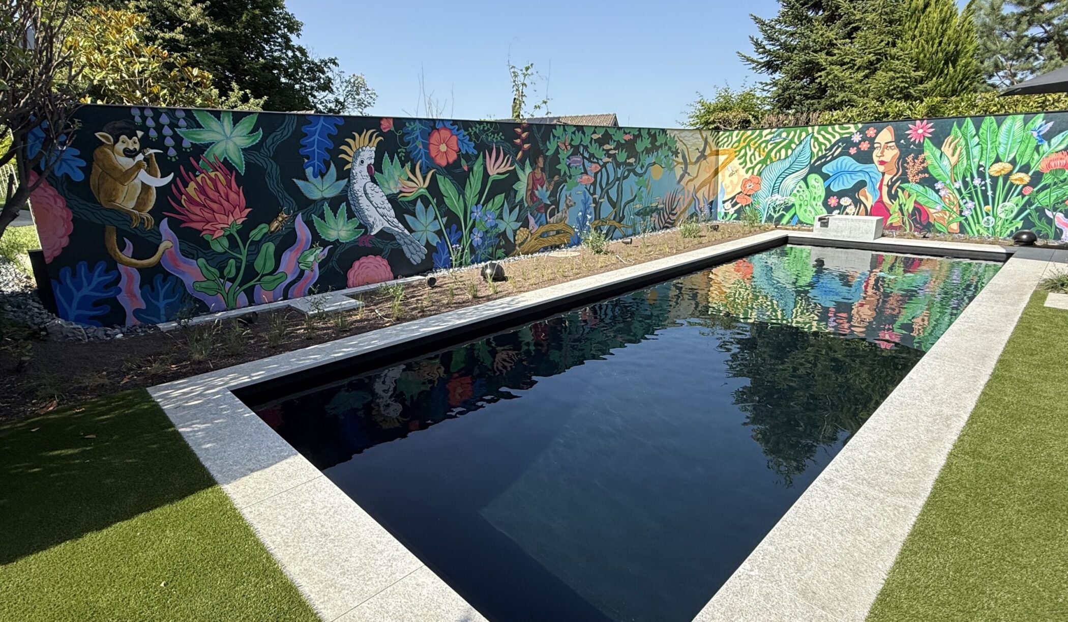 Schwimmbad-Anlage mit separatem Zierbecken, Pfäffikon SZ