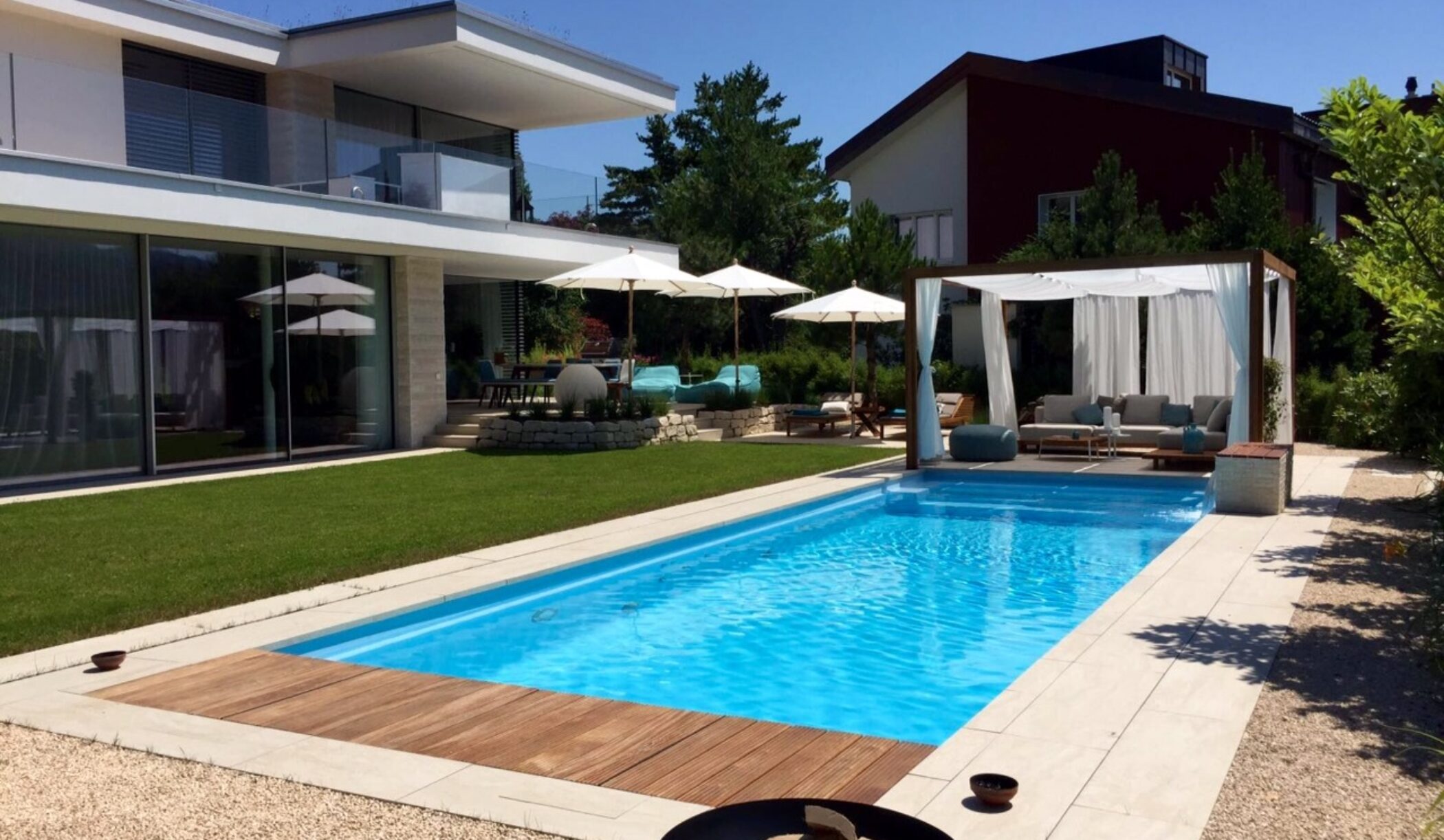 GFK-Fertigschwimmbecken von Riviera Pool mit Panorama-Rinne, Langnau am Albis